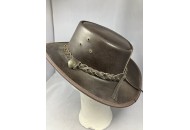 Skinnhatt i brunt 